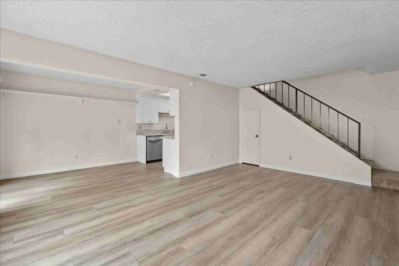 16720 Judy Way - Photo 3 of 15