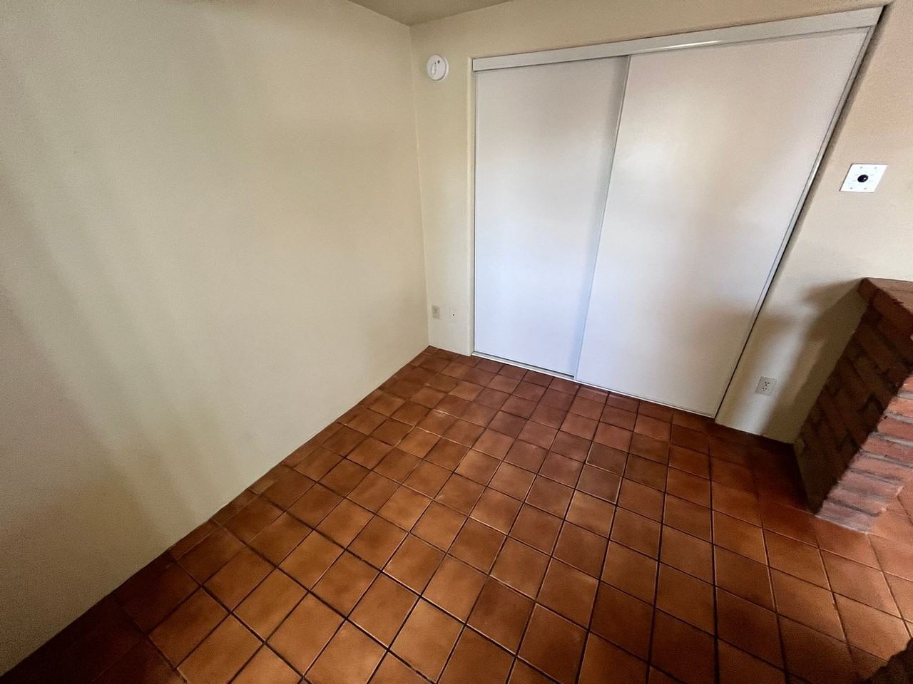 3130 W. Rock Hill Road - Photo 4 of 33