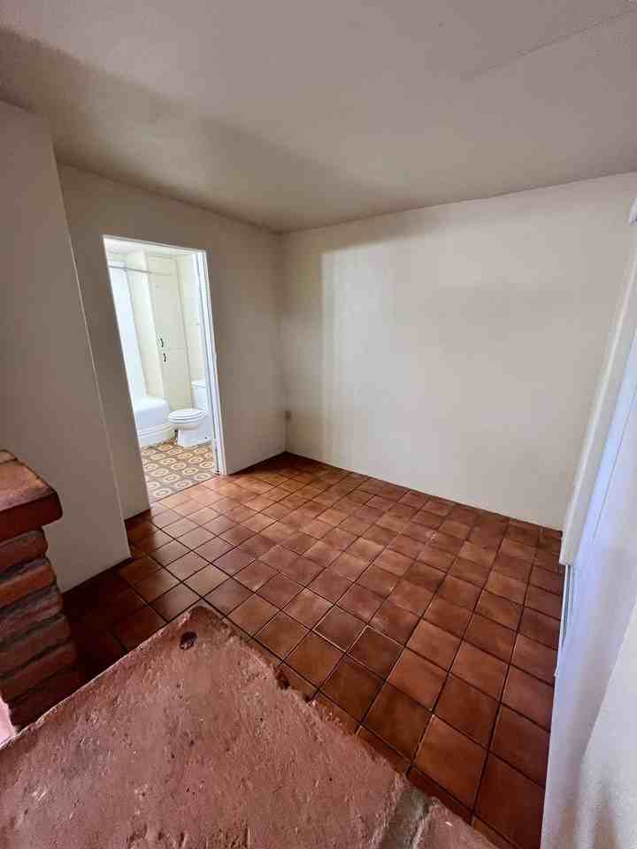 3130 W. Rock Hill Road - Photo 5 of 33