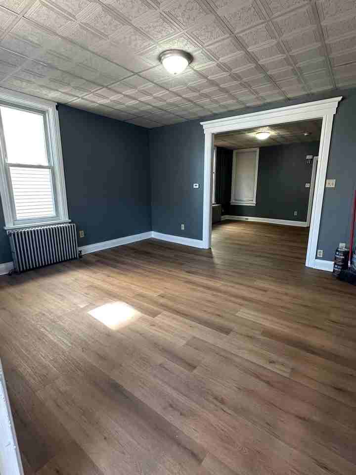 42 N Chestnut St - Photo 3 of 30