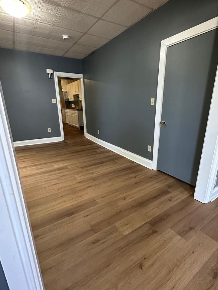 42 N Chestnut St - Photo 5 of 30