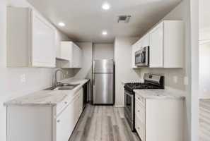 featured image of 1131 E Lee St