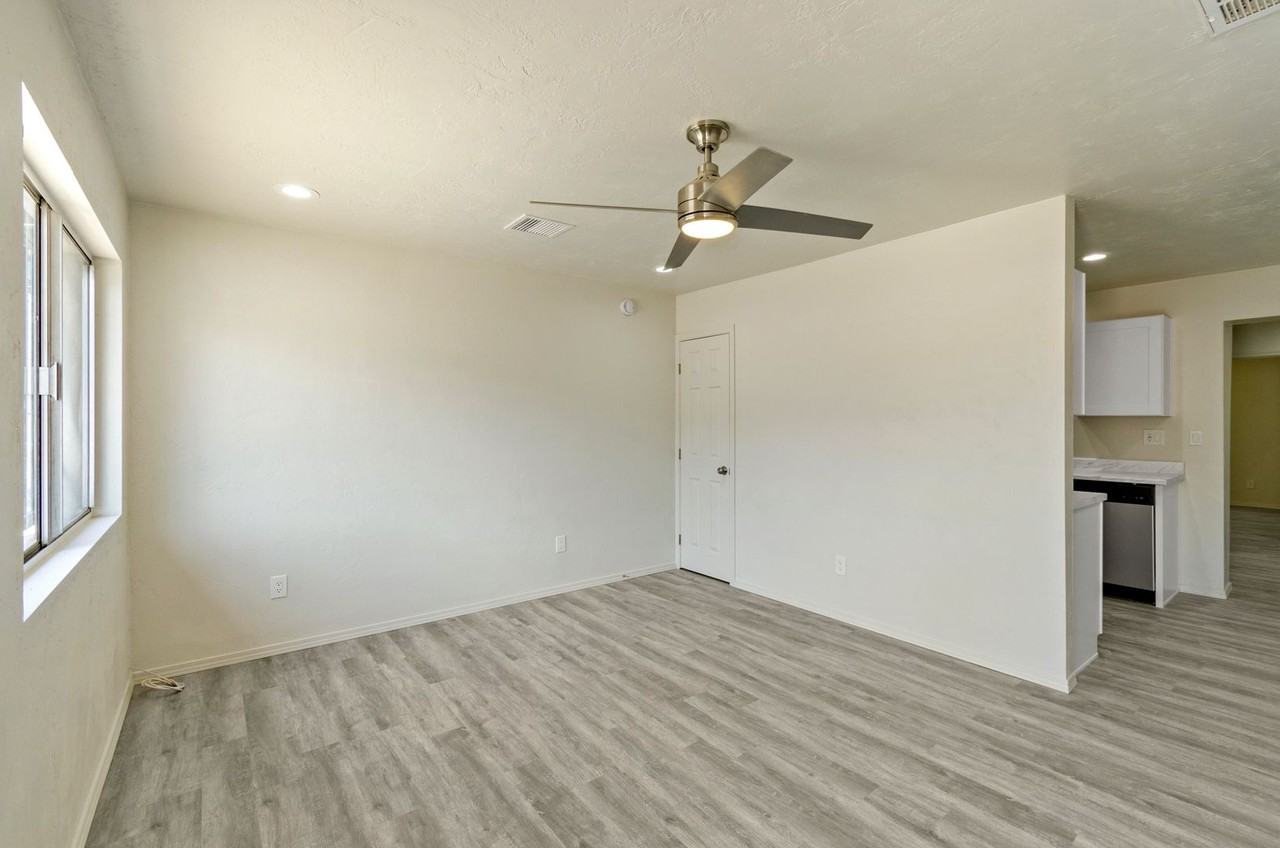 1133 East Lee Street - Photo 2 of 17