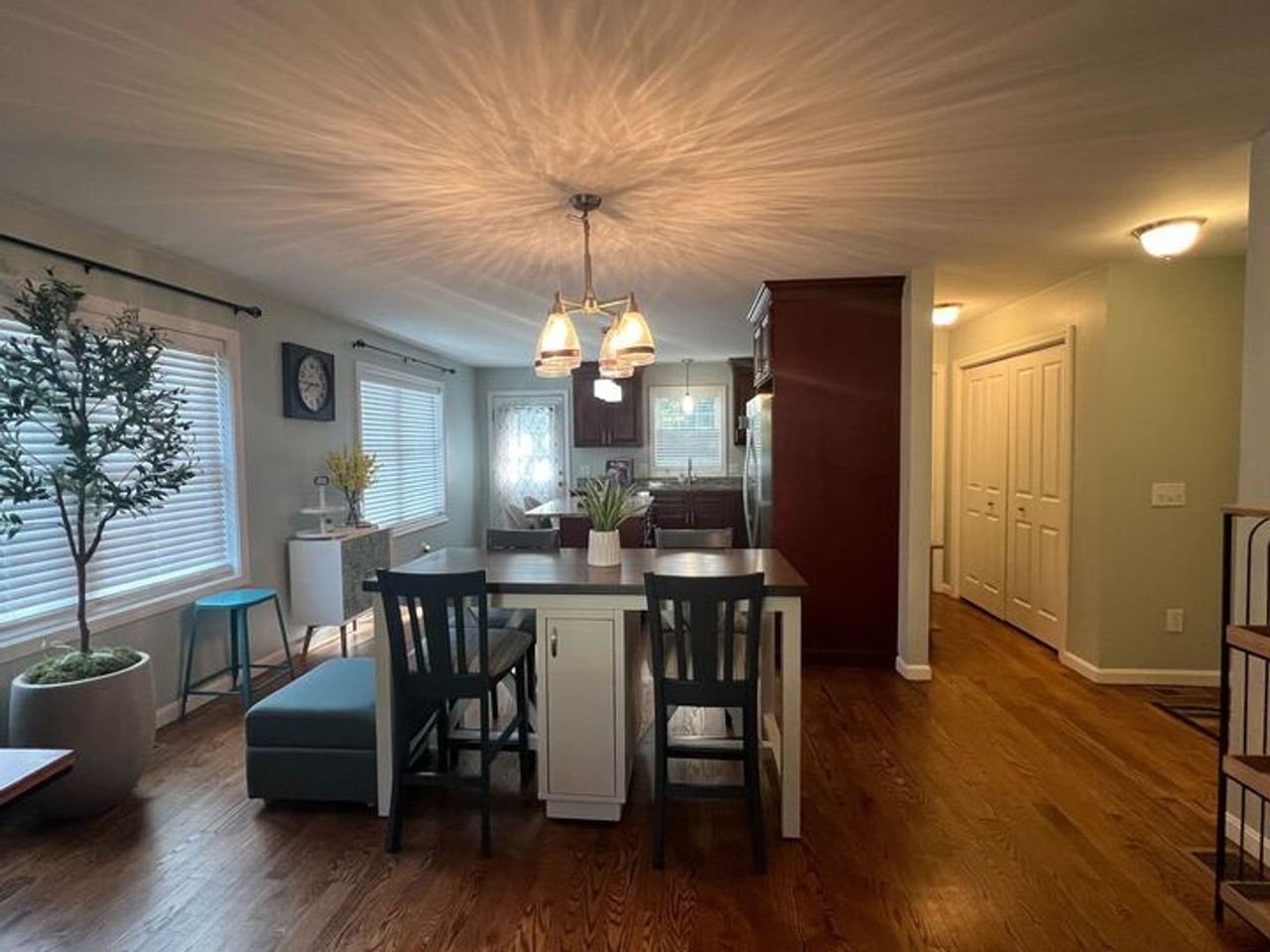 54 Pierce Ave - Photo 5 of 30