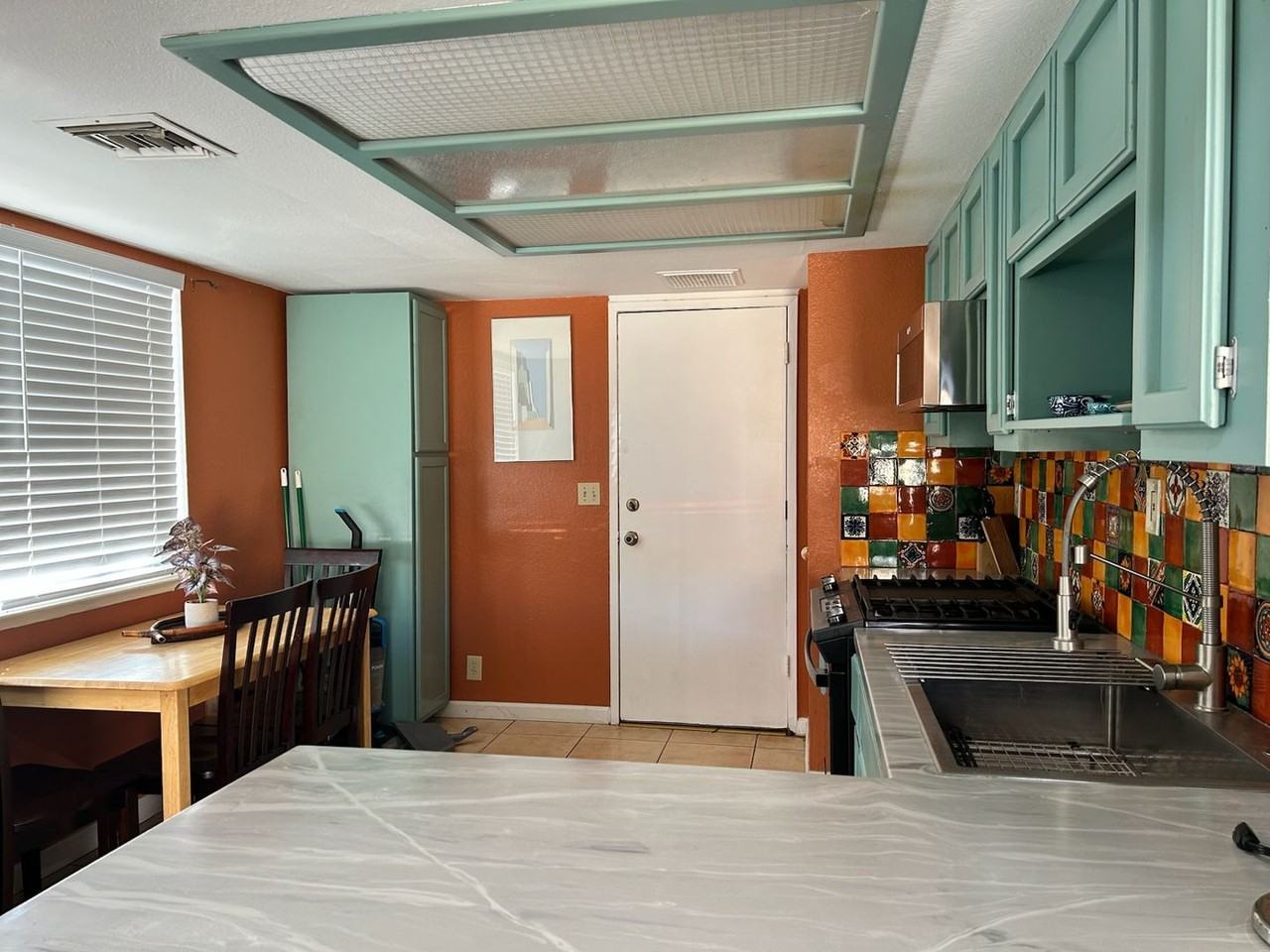 224 W Wilson Ave - Photo 4 of 9