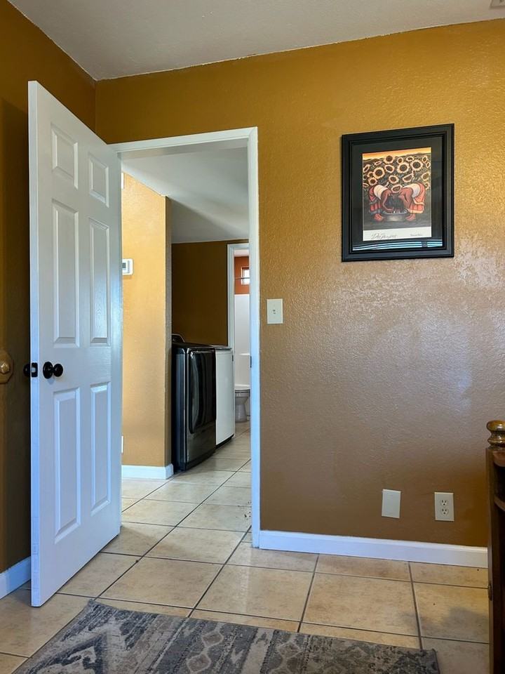 224 W Wilson Ave - Photo 6 of 9