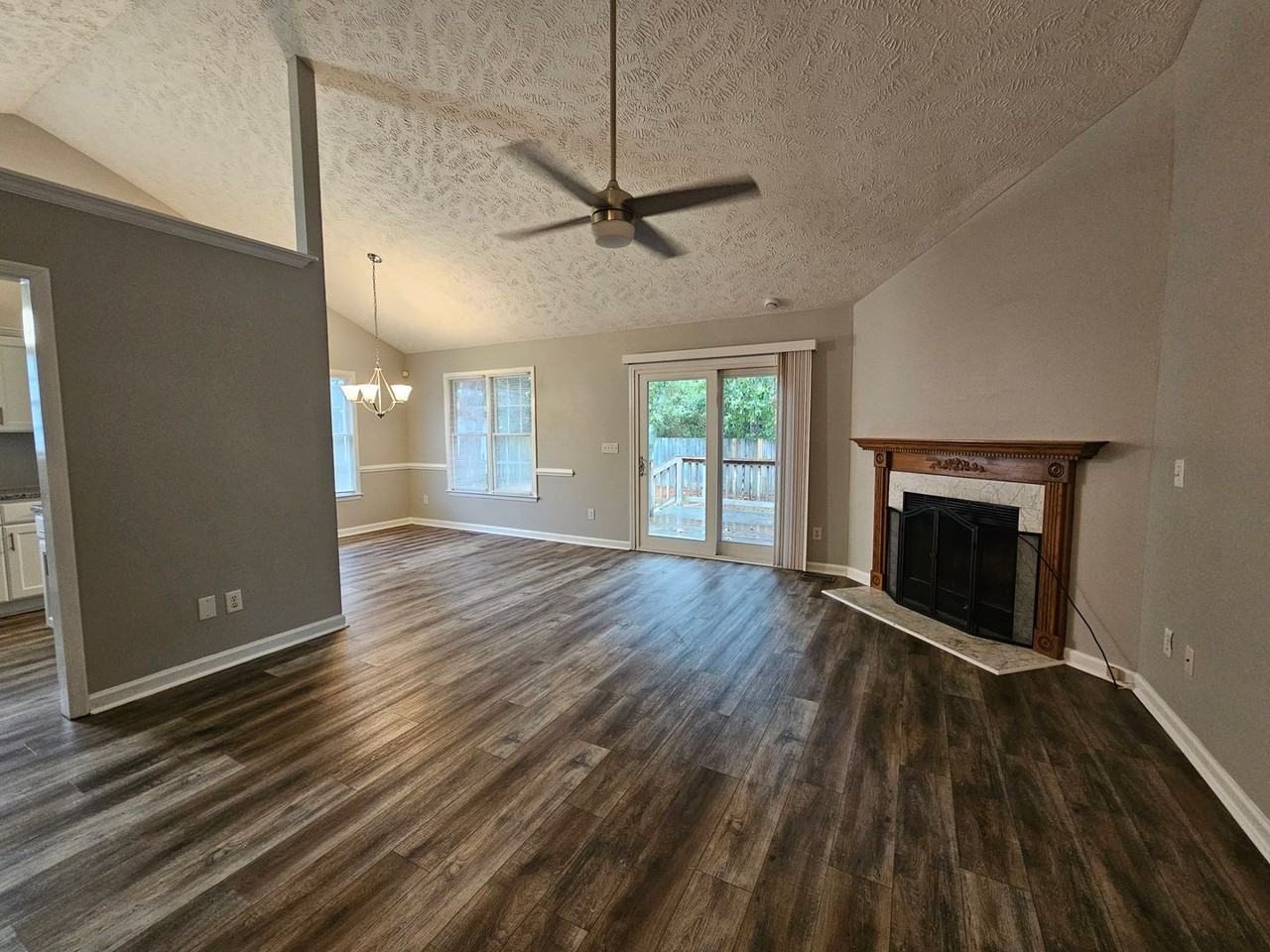 3729 Harrisburg Dr - Photo 3 of 19