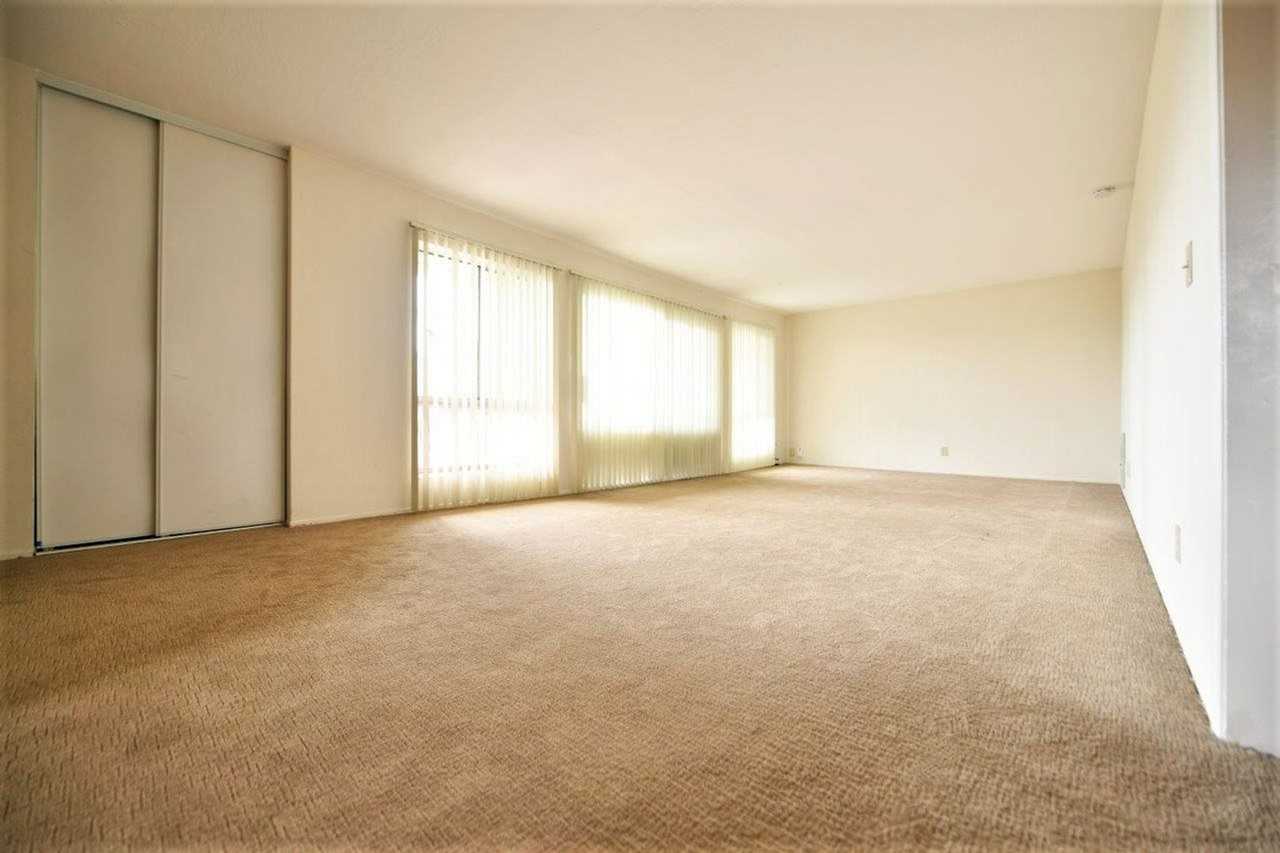 2537 Regent St. - Photo 6 of 36