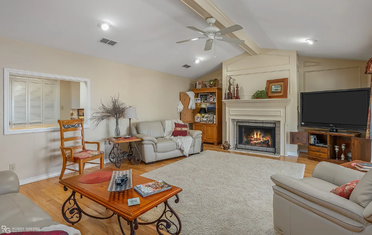 5604 Willow Crest Dr - Photo 3 of 19
