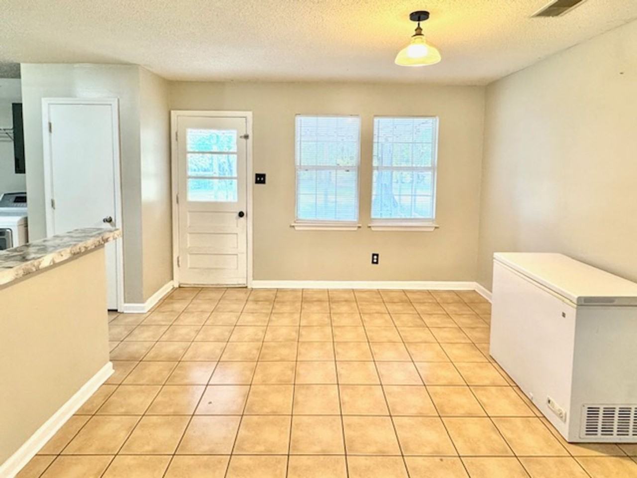 1771 Vaught Circle - Photo 4 of 10