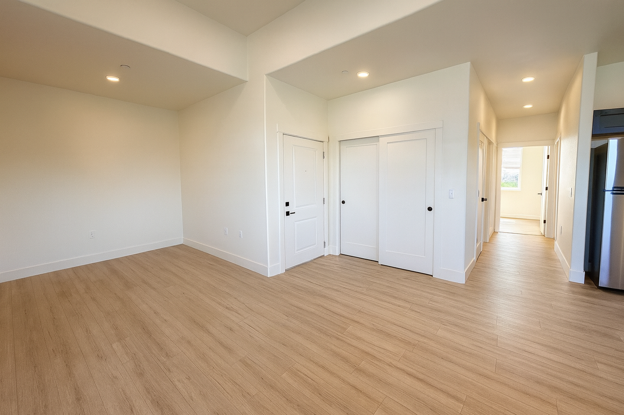 470 NW Fir Ave - Photo 2 of 14