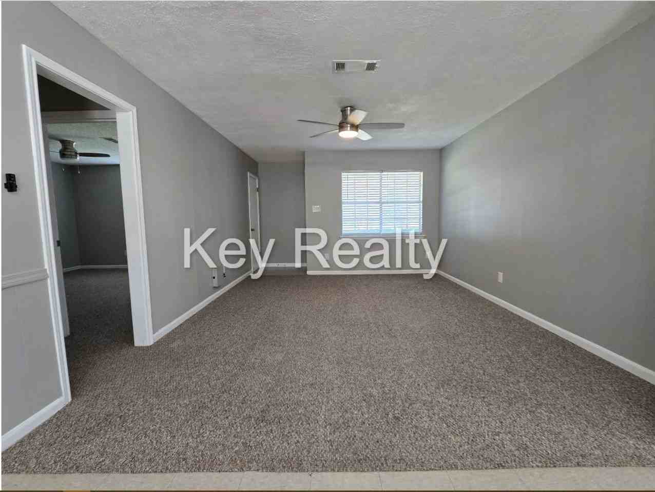 2412 Greenway Drive - Photo 5 of 13