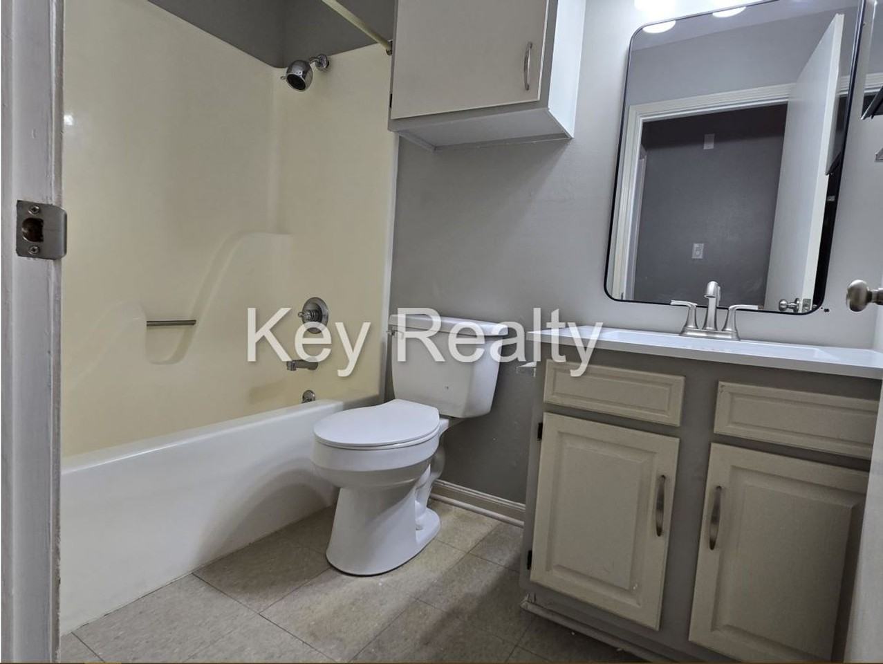 2412 Greenway Drive - Photo 7 of 13