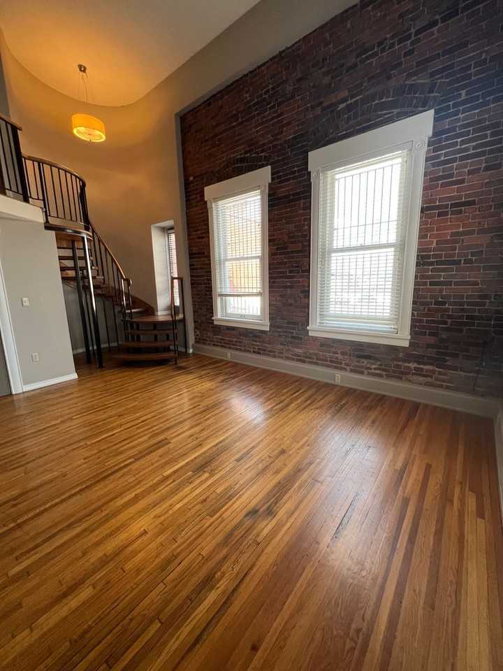313 Park Central E #303 - Photo 5 of 39