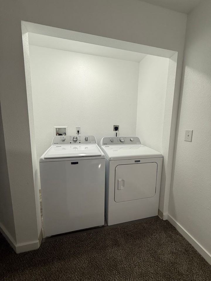 413 E 8th Ave - Photo 6 of 17