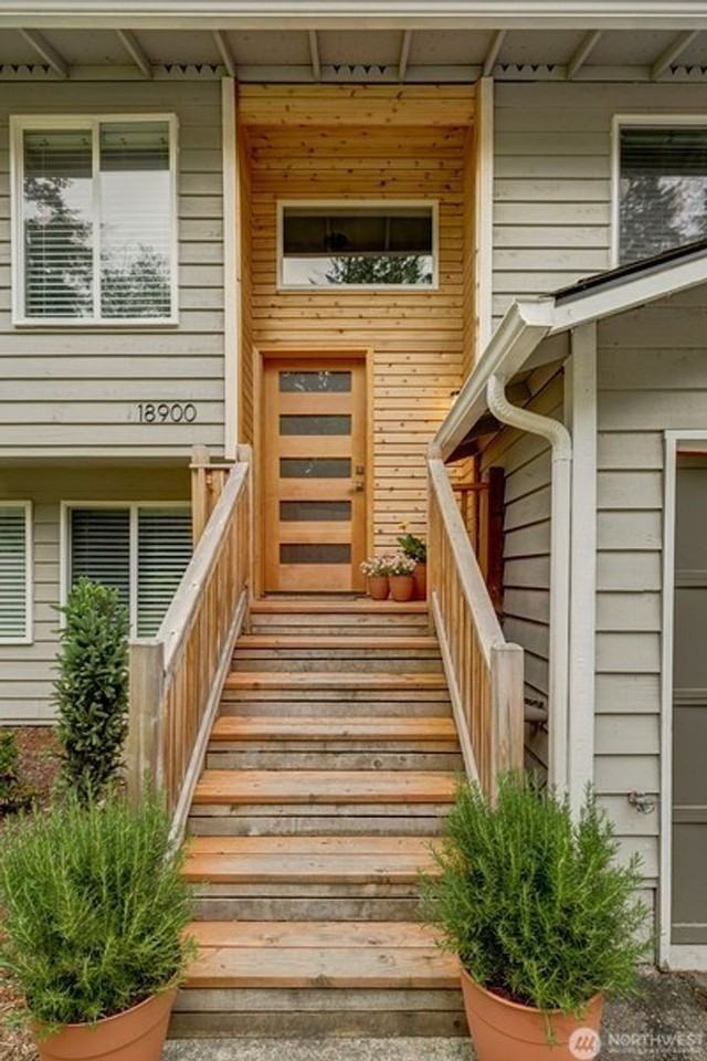 18900 32nd Ave Ne - Photo 2 of 28