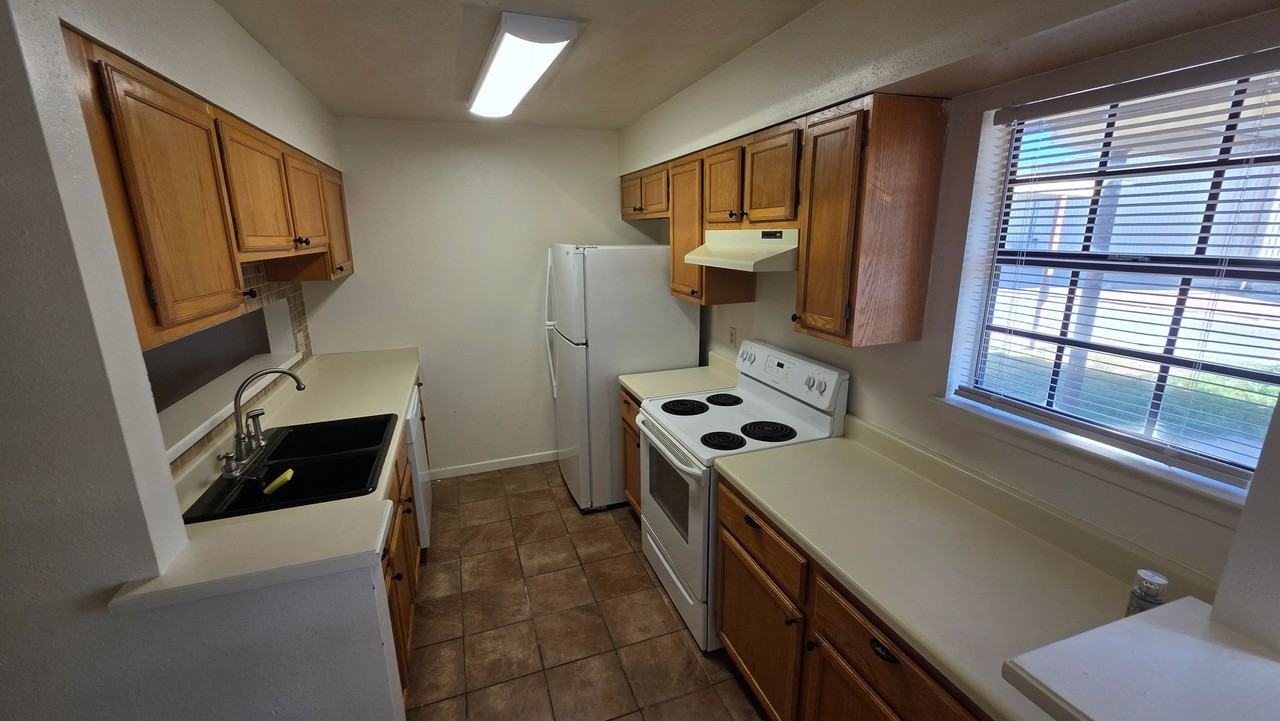 1723 Utah Avenue - Photo 3 of 15