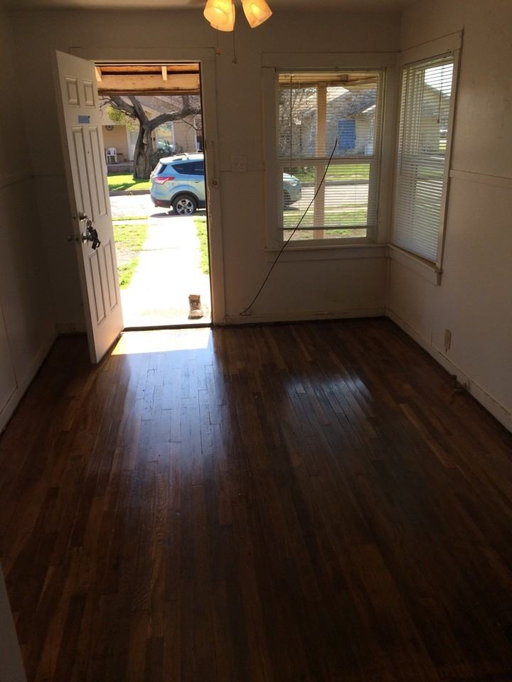1332 S 9th St - Photo 2 of 6