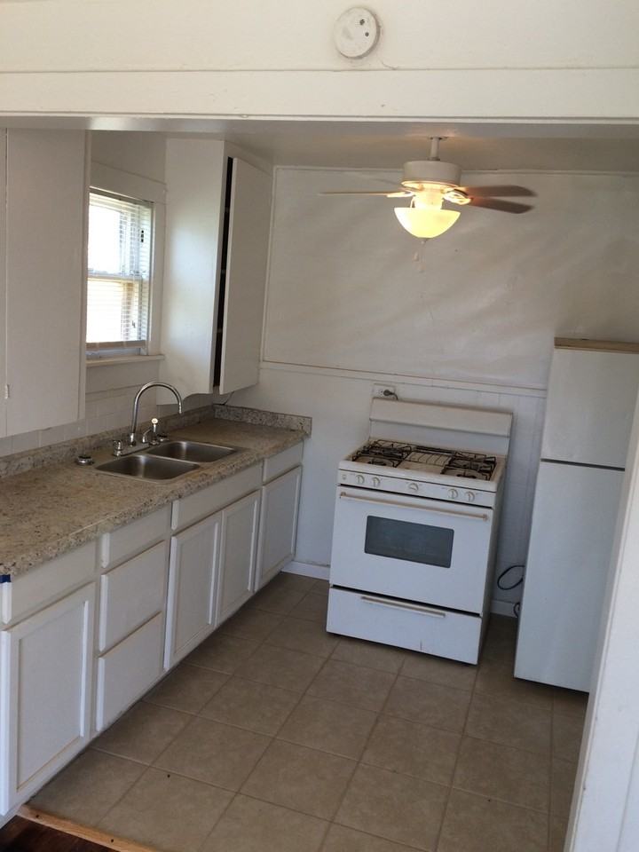 1332 S 9th St - Photo 4 of 6