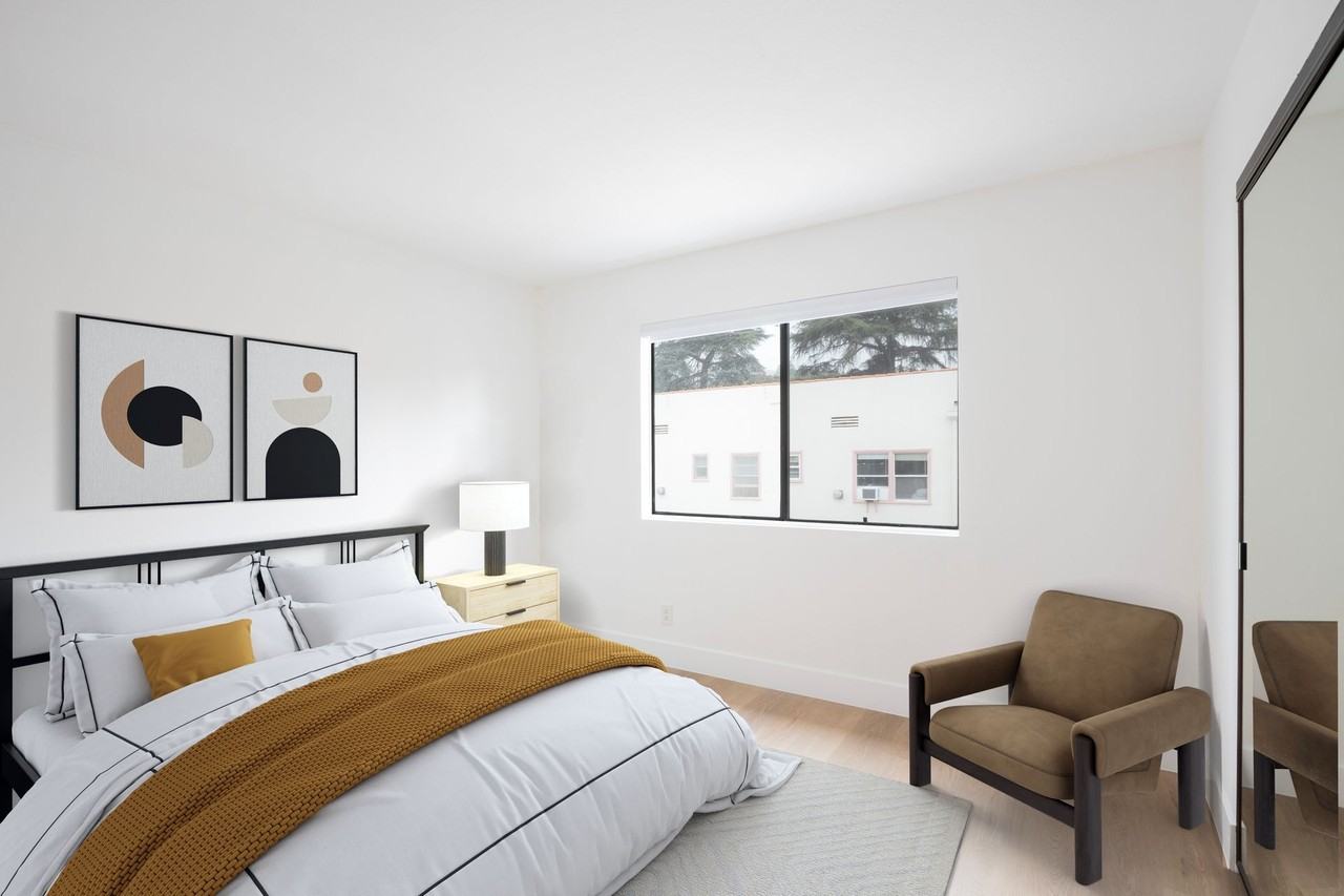 2123 Rodney Dr - Photo 2 of 4