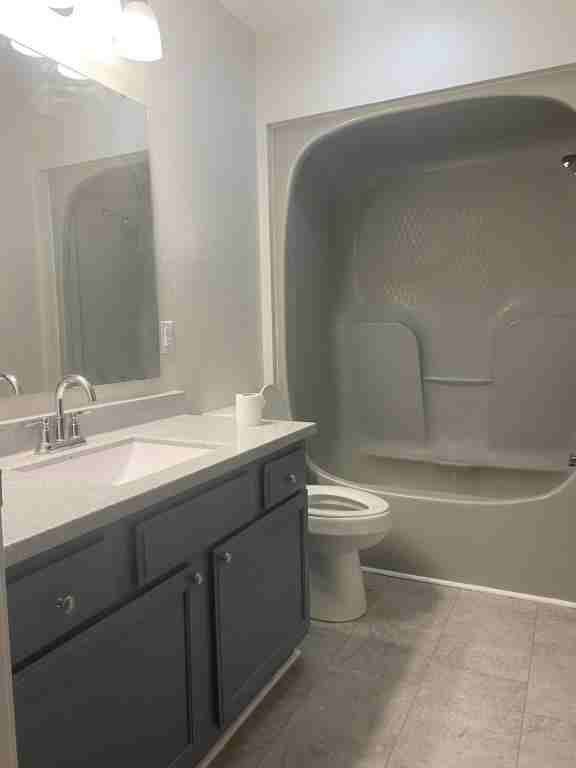 717 7th St - Photo 2 of 9