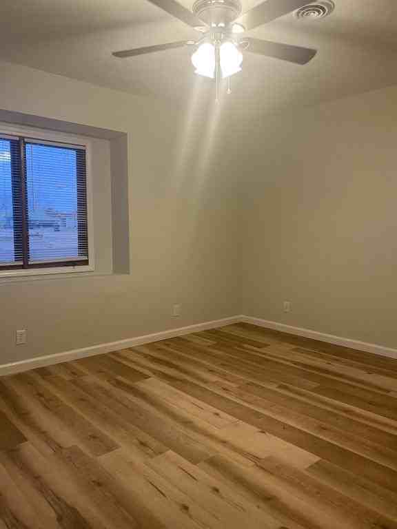 717 7th St - Photo 3 of 9