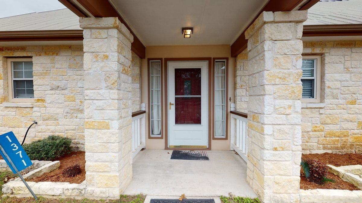 1371 Nightingale - Photo 2 of 30