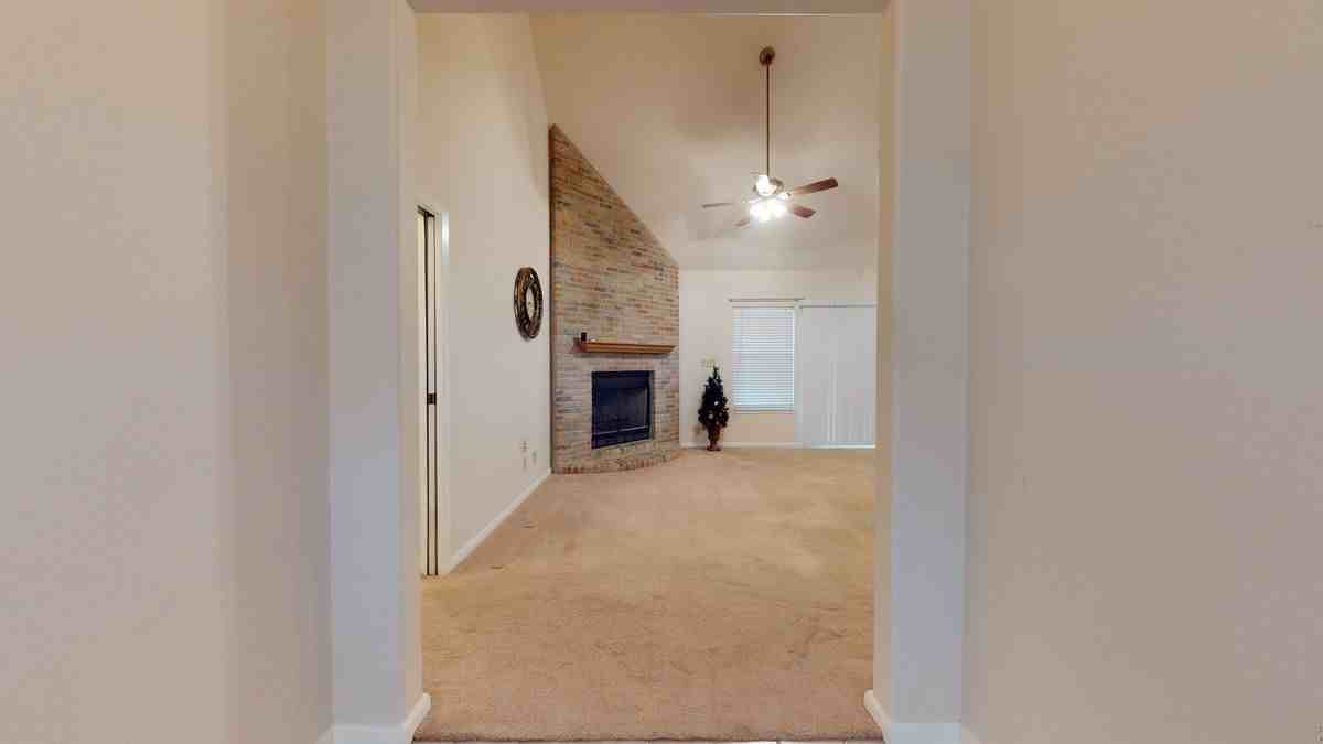 1371 Nightingale - Photo 3 of 30