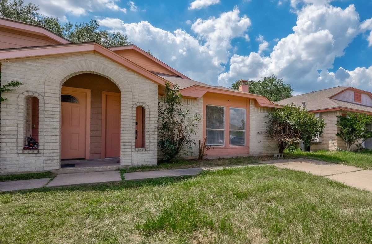 11009 Crenchrus Ct - Photo 3 of 39