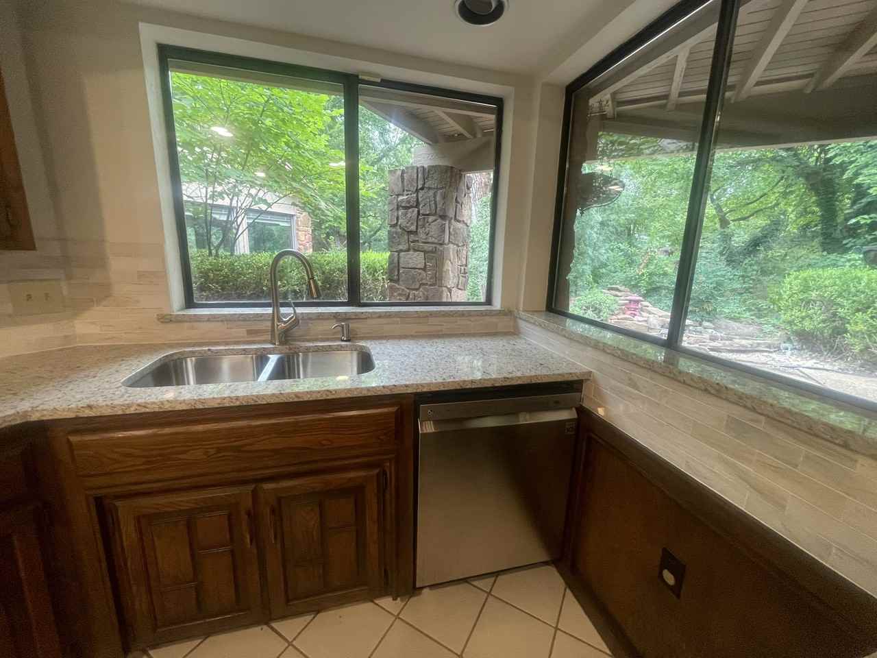 12404 Kingsbrook Road - Photo 4 of 29