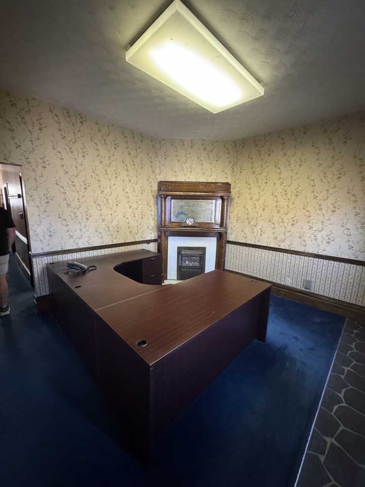 2467 3rd Ave - Photo 4 of 20