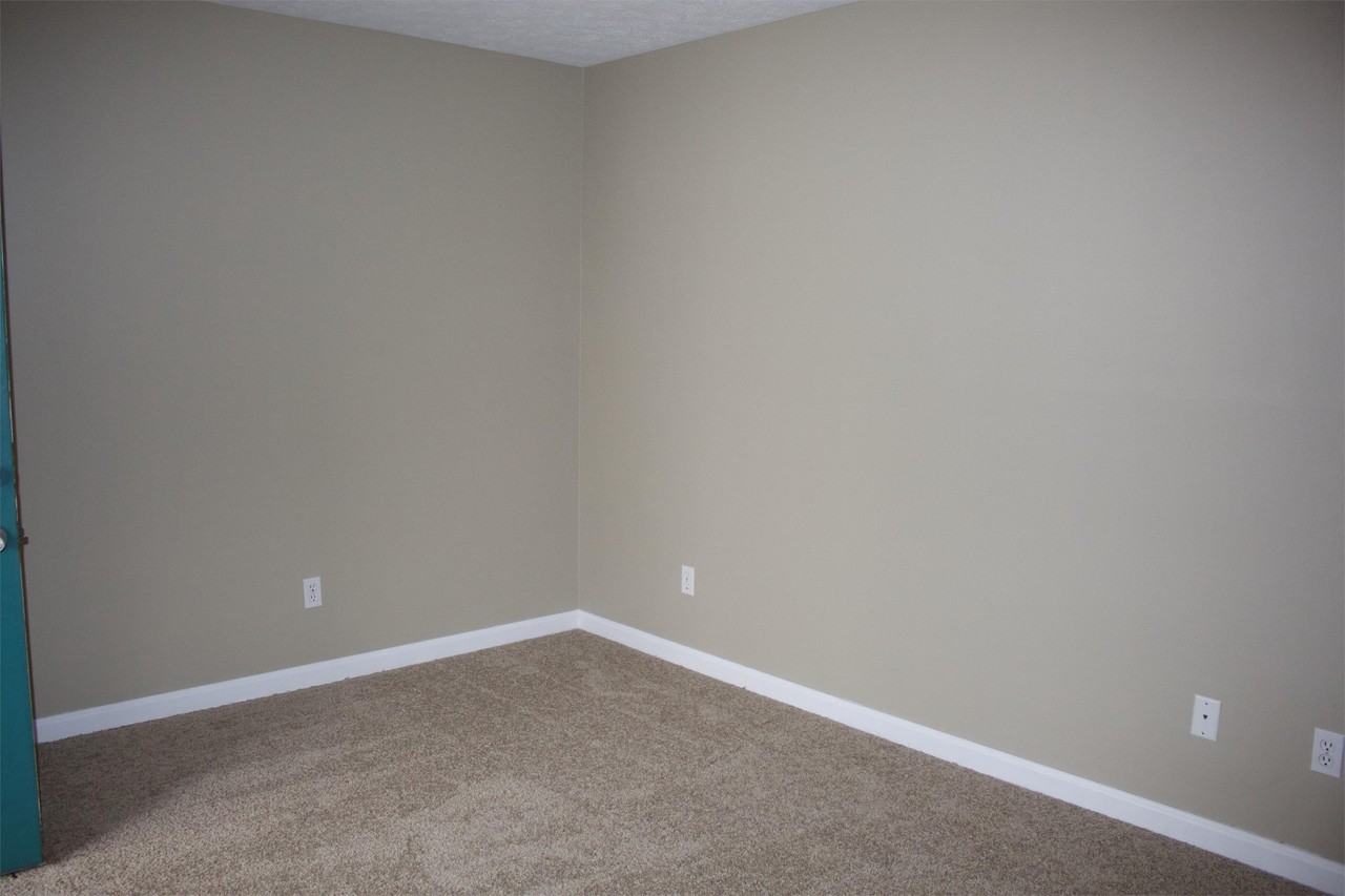 2467 3rd Ave - Photo 2 of 20