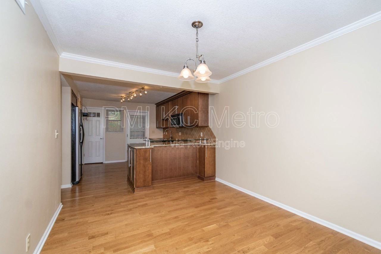 4618 Holly St #3 - Photo 4 of 22