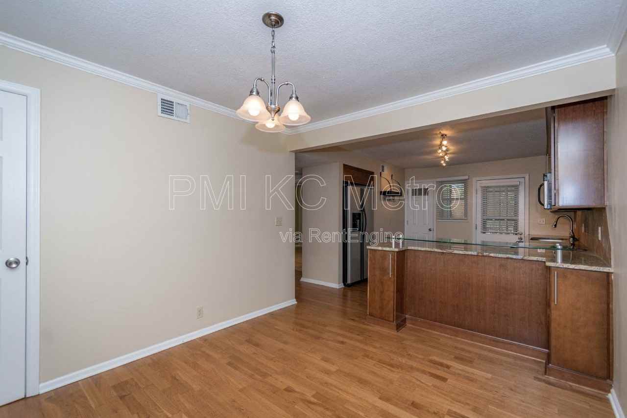 4618 Holly St #3 - Photo 6 of 22