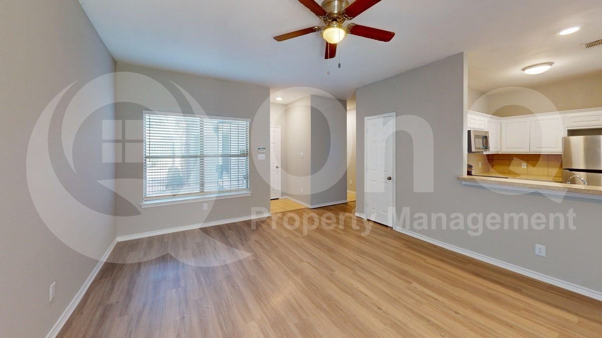 3263 Wexford Dr - Photo 5 of 18