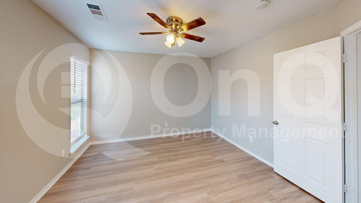 3263 Wexford Dr - Photo 6 of 18