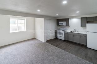 911 East Bridgeport Avenue #B - Photo 1 of 1