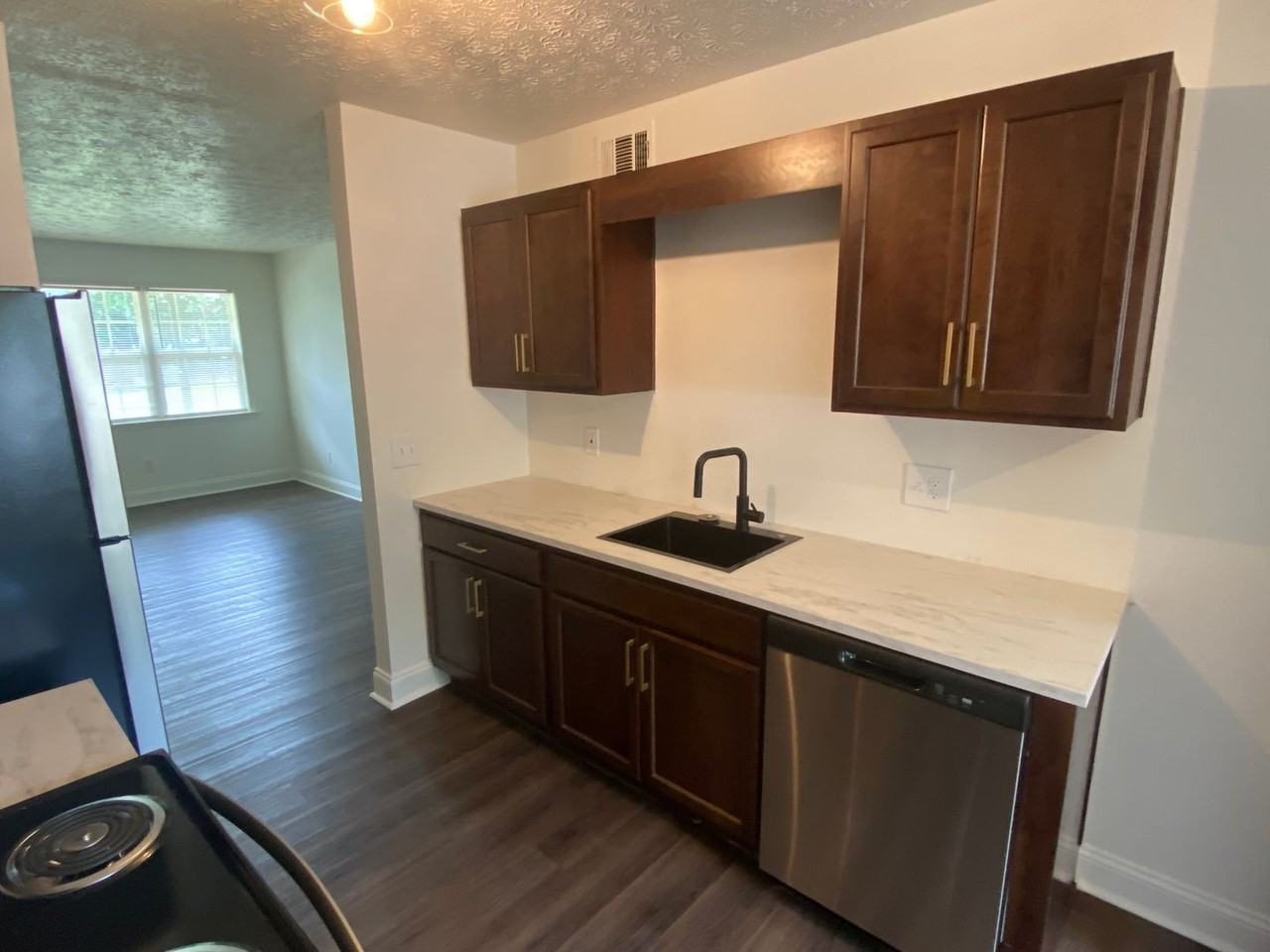 507 Geneva St #222 - Photo 6 of 17