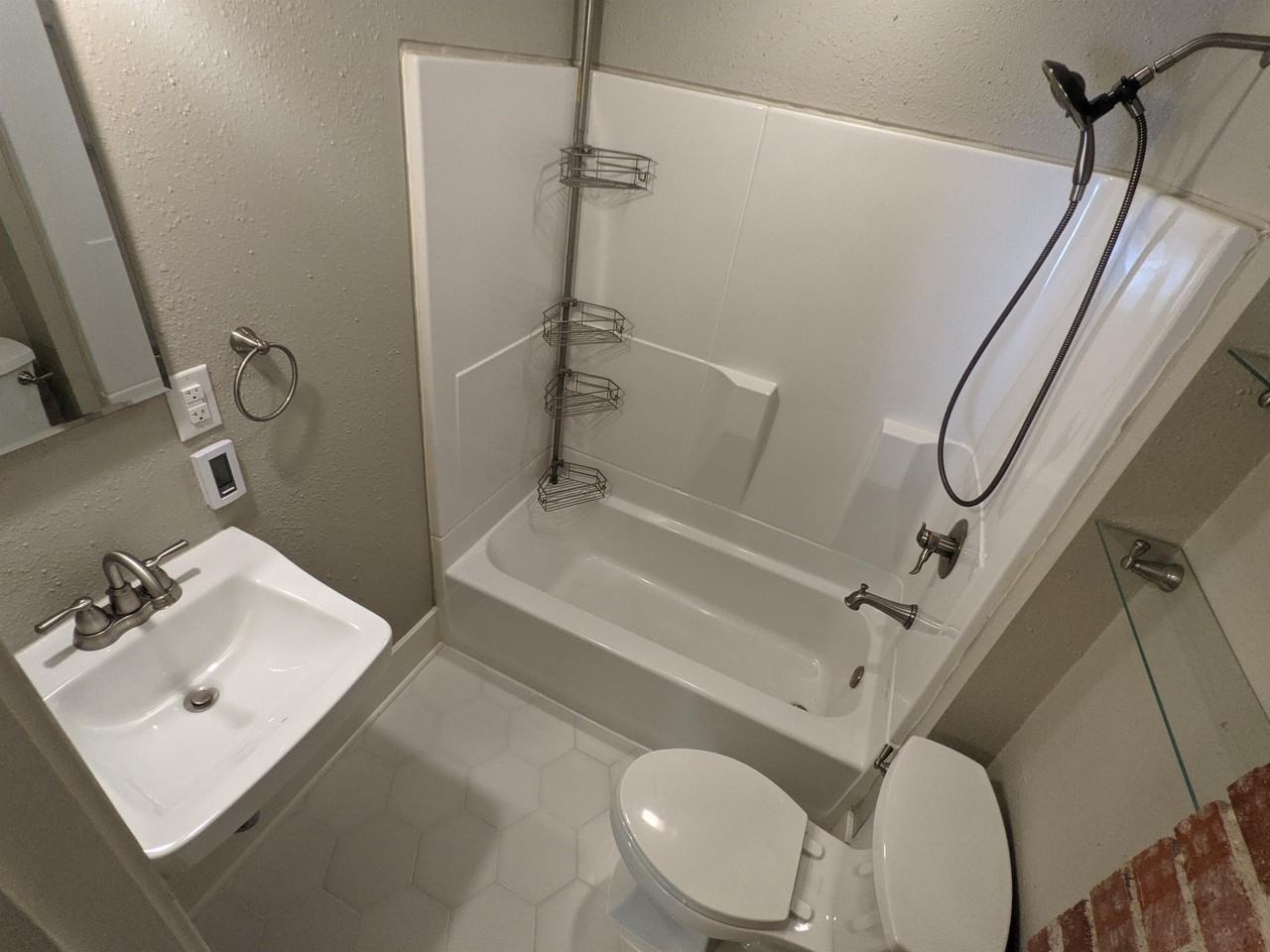 1403 4th St - Photo 6 of 9