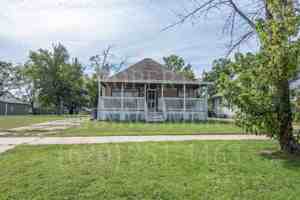 featured image of 1109 W 9th St