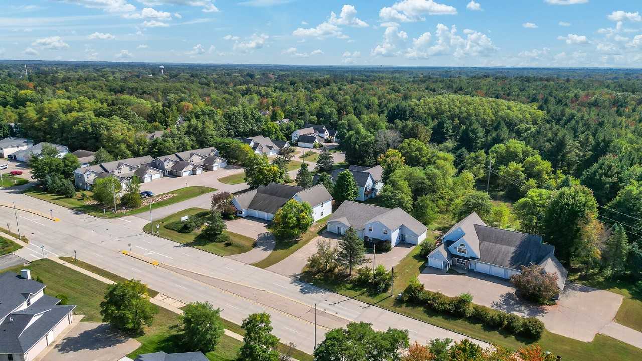 1409 River View Ave #B - Photo 3 of 39