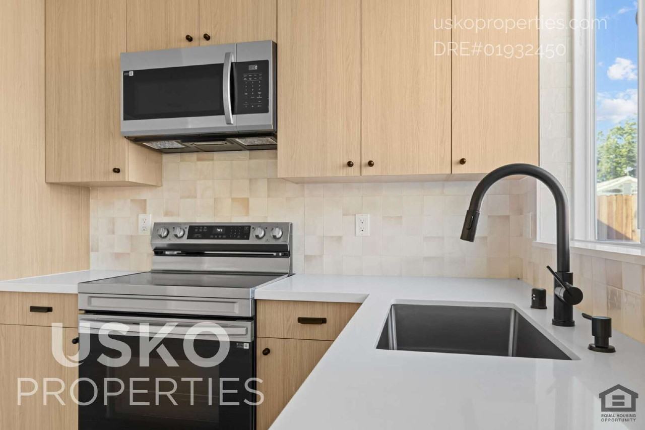 4385 El Camino Avenue - Photo 4 of 7