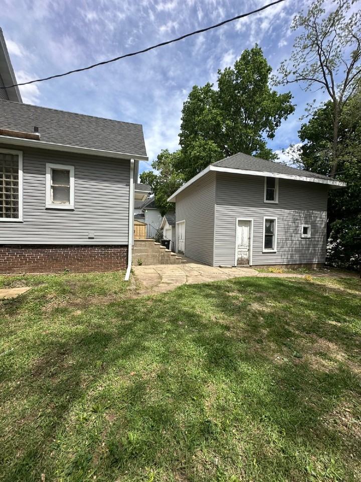 747 Parker Ave #2 - Photo 6 of 16