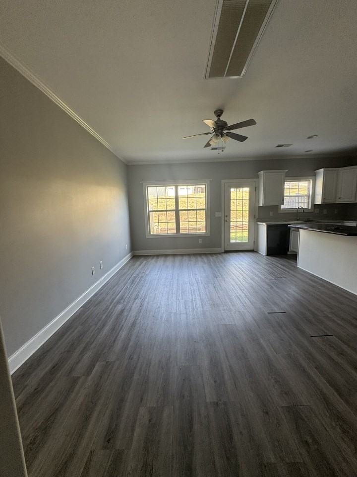 205 Birdie Ct - Photo 3 of 9