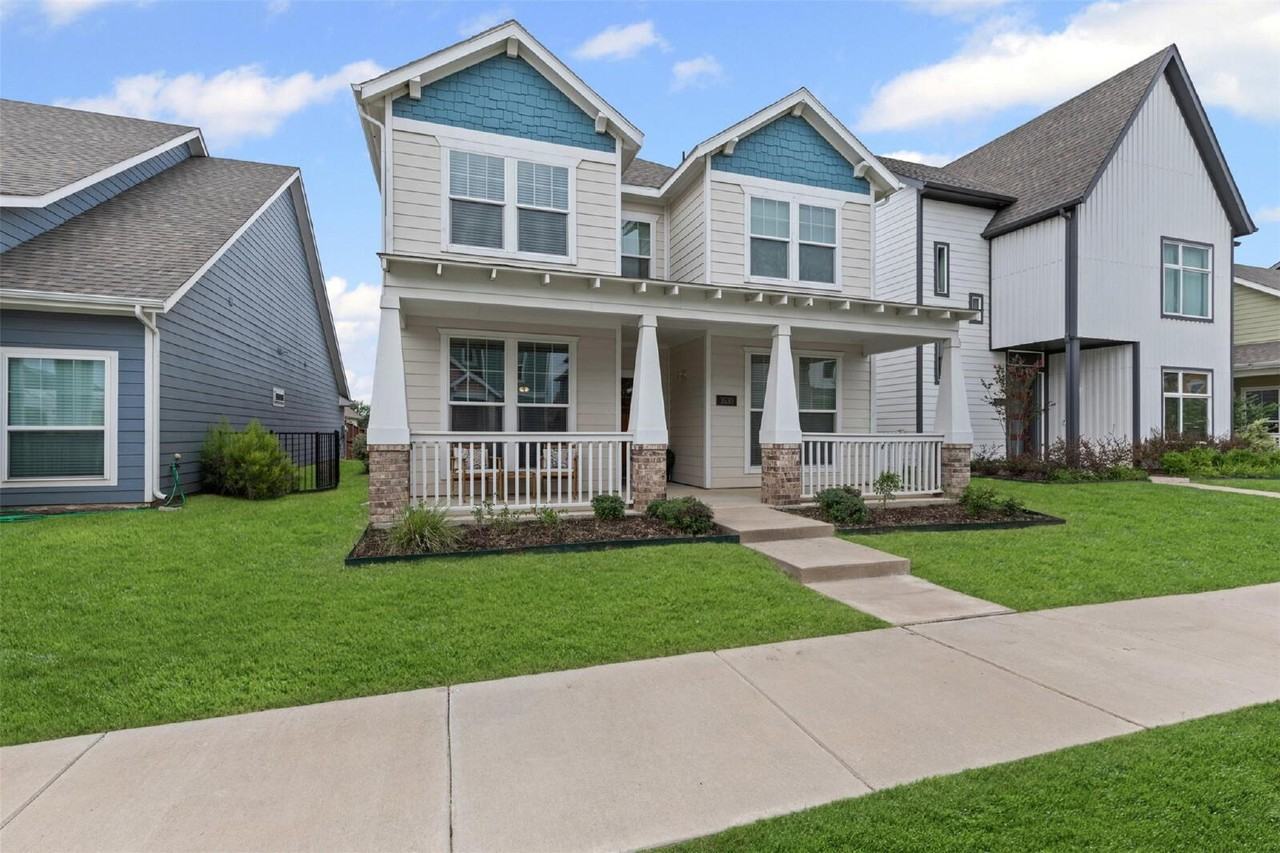 3530 Peterborough Mews - Photo 3 of 36