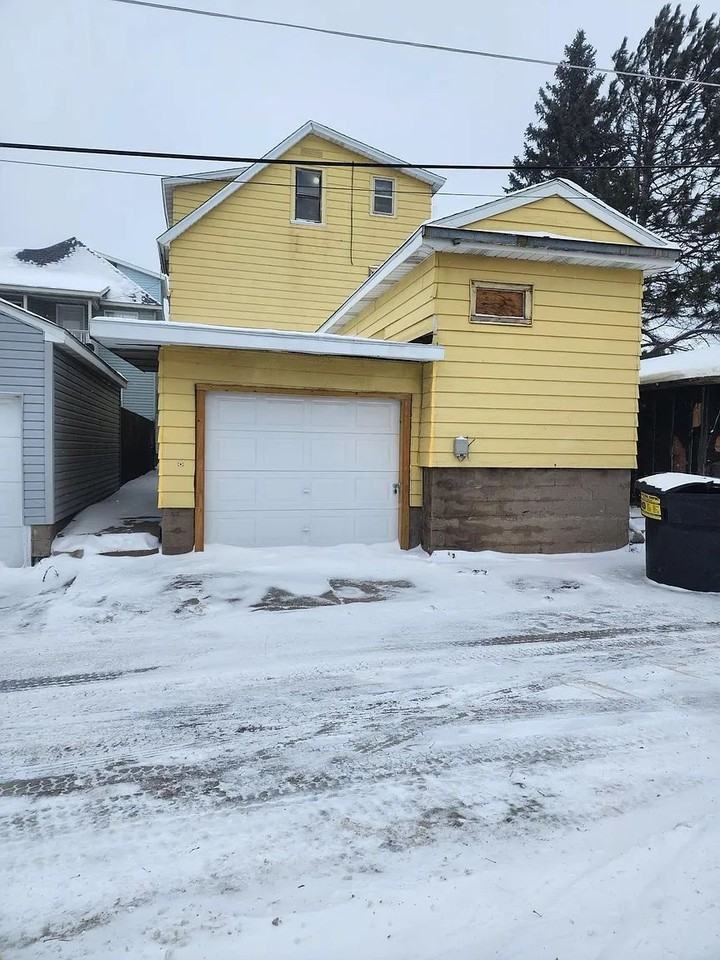 218 2nd St N - Photo 2 of 7