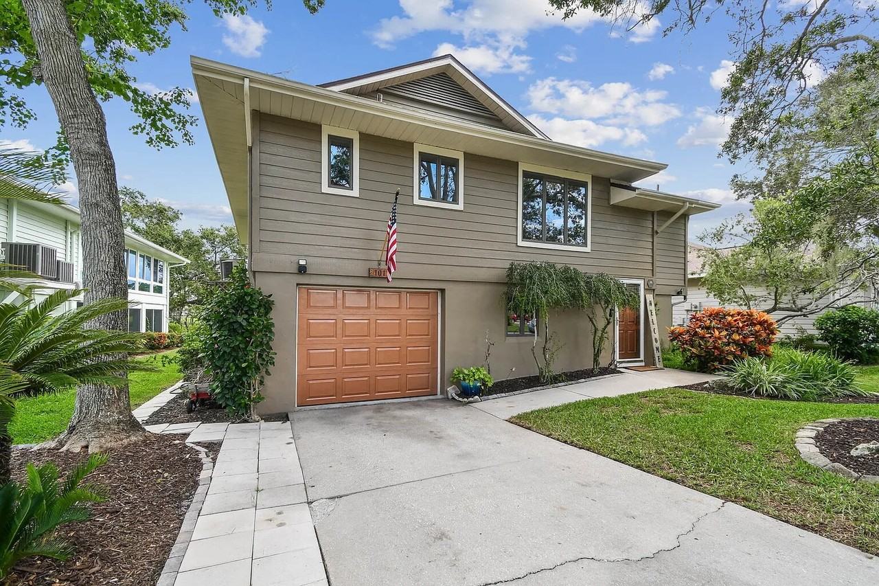 1011A S Pointe Alexis Dr - Photo 2 of 50