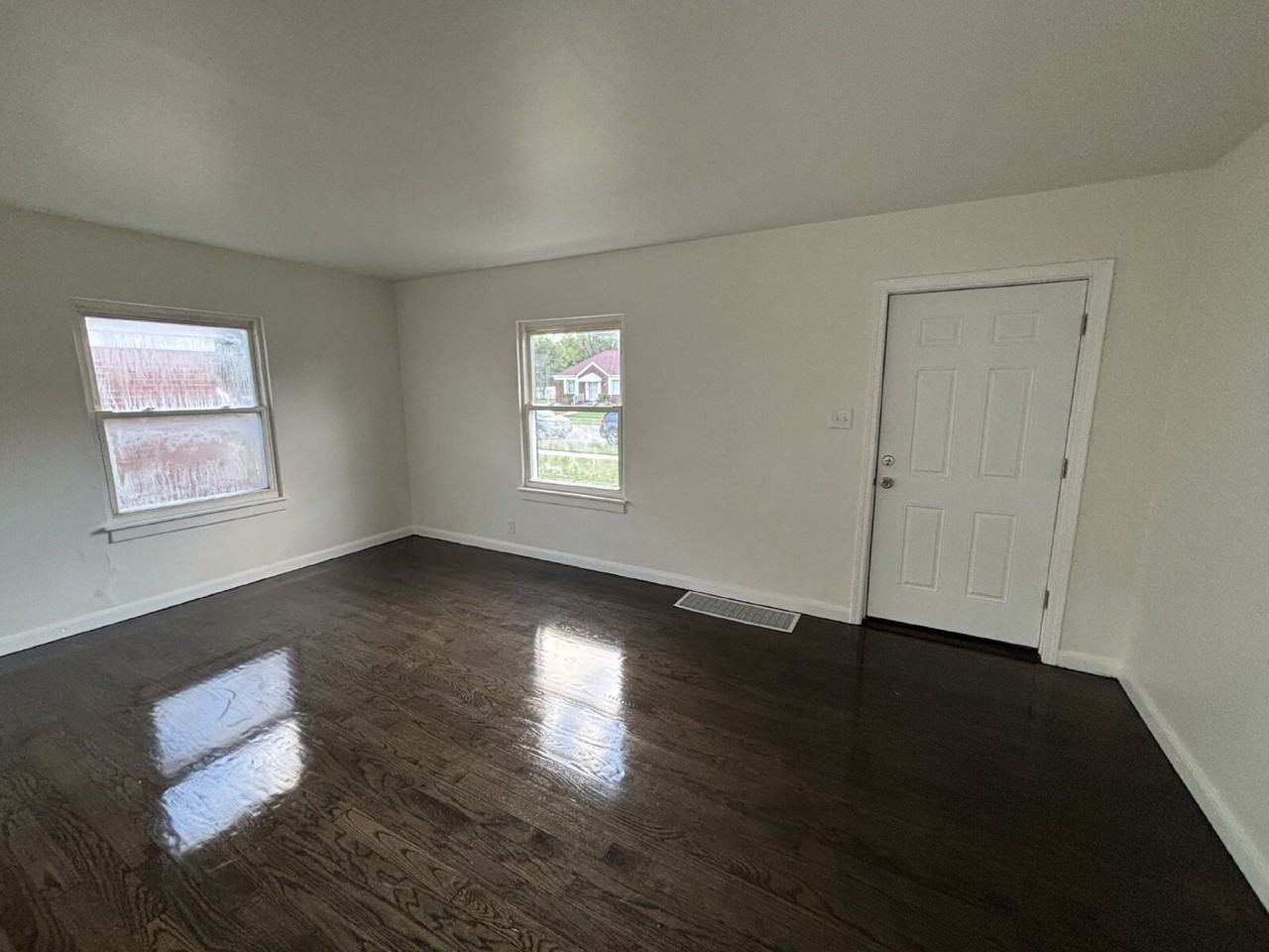 117 Rutledge St - Photo 3 of 11