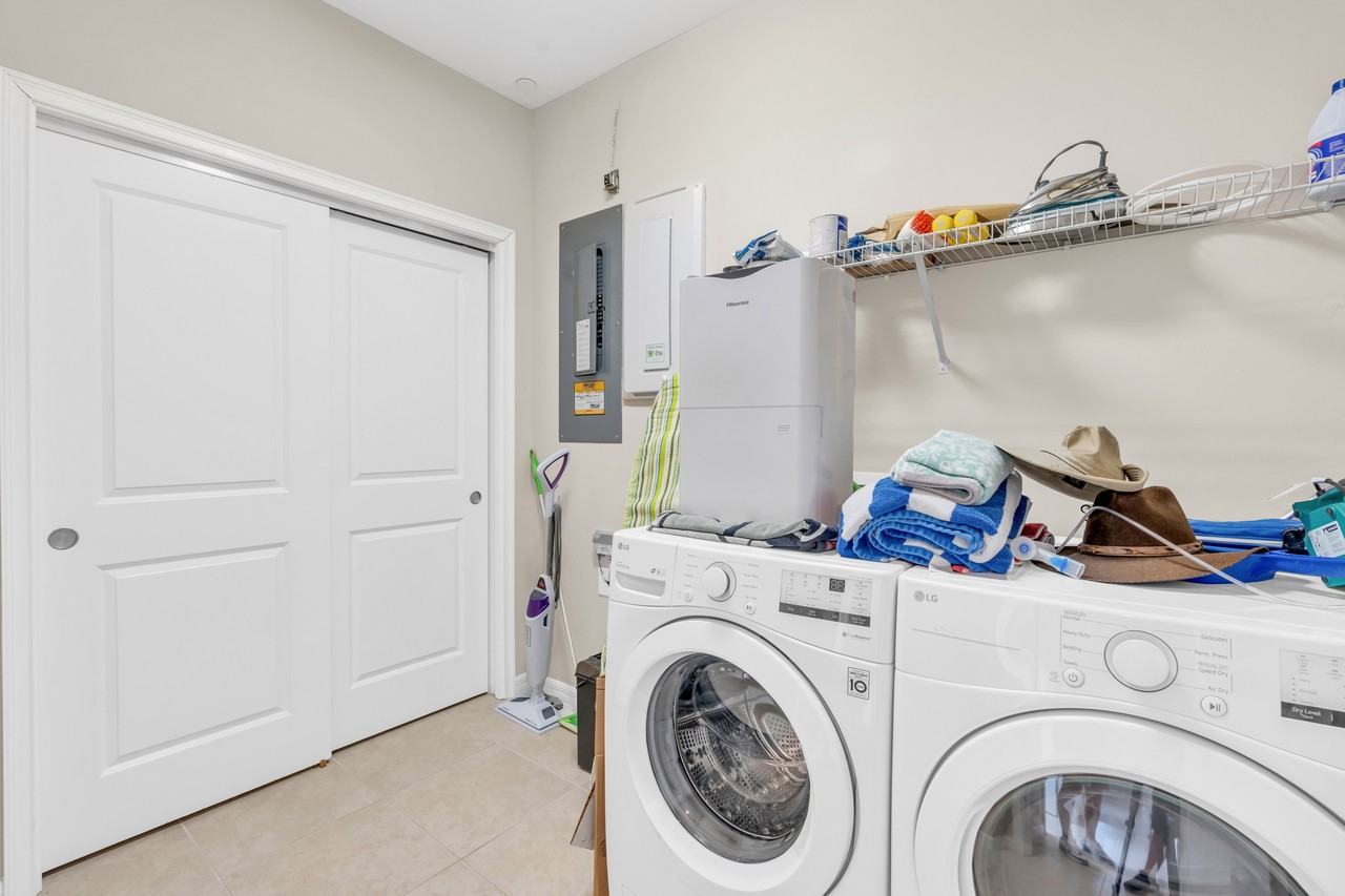 9385 Pocida Ct #1 - Photo 4 of 26