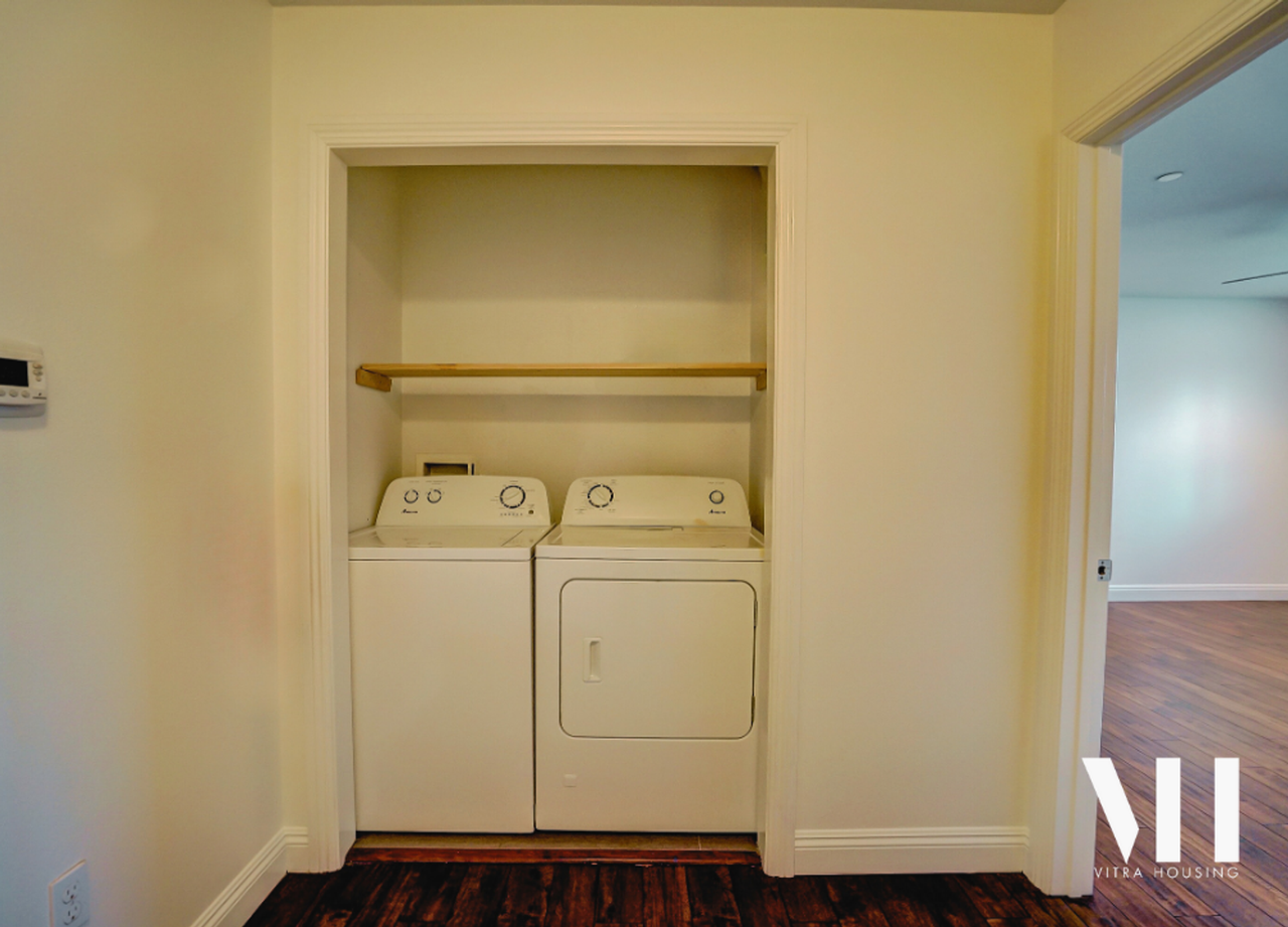 1245.5 West 37th - Photo 3 of 9